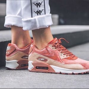 Nike Rose Gold Air Max 